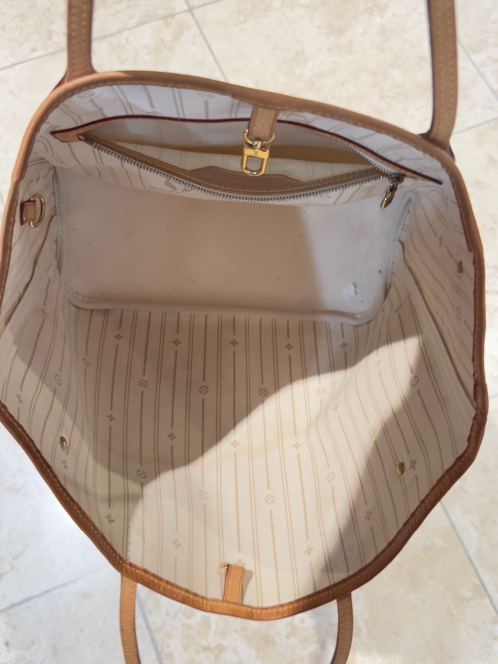 Louis Vuitton White Damier Azur Tote with Tan Trim - Picture 3 of 10